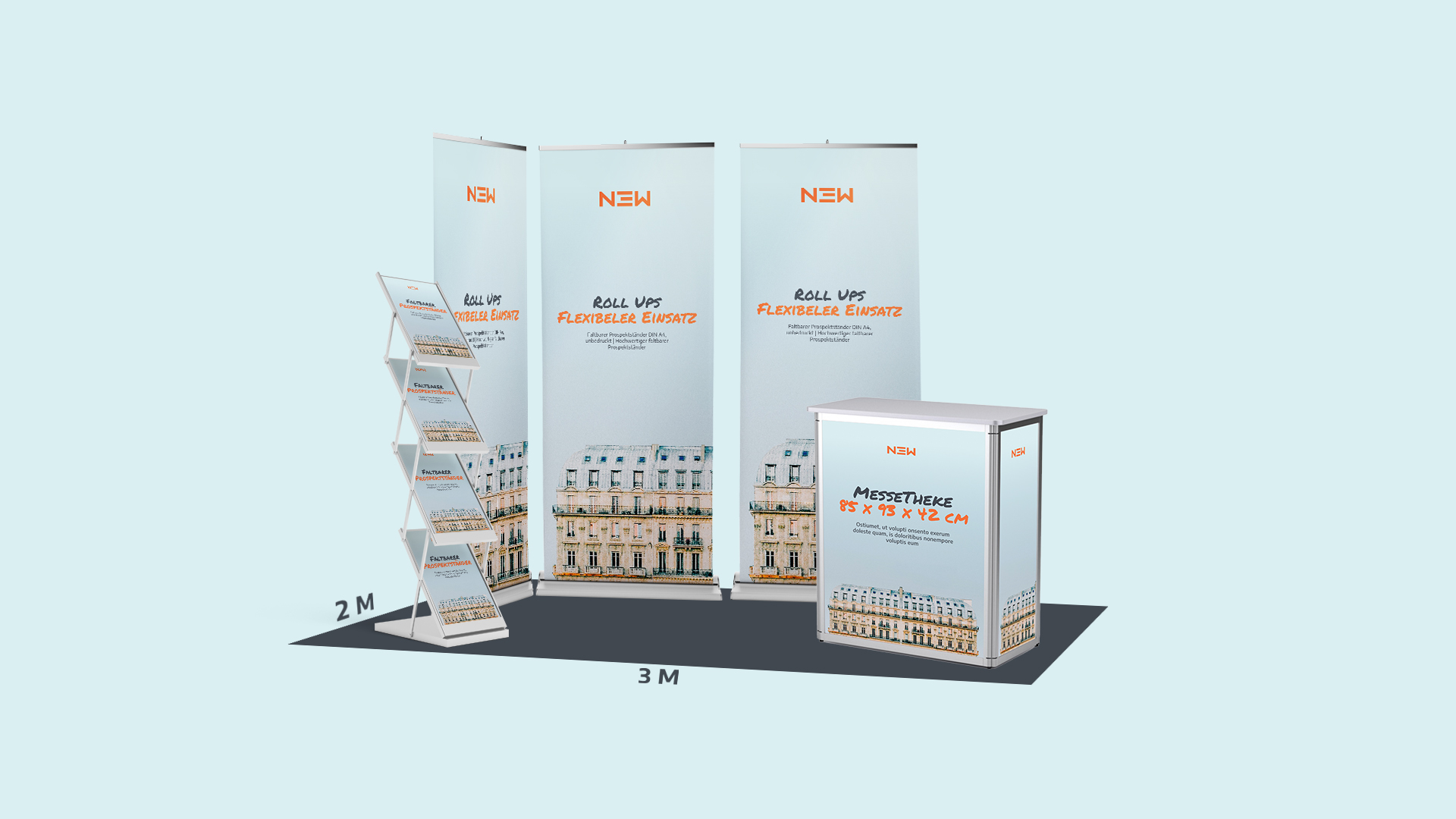 Messestand-Paket von N3W-Messeservice mit drei Roll-ups („FLEXIBELER EINSATZ“), einem Literaturstand und einer Messtheke (85 x 93 x 42 cm) in einem 2 m x 3 m Raum – ideal für professionelle Messeauftritte.
